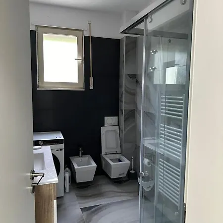 Villa Rezidenca Dozhlani With Private Pool & Yard *