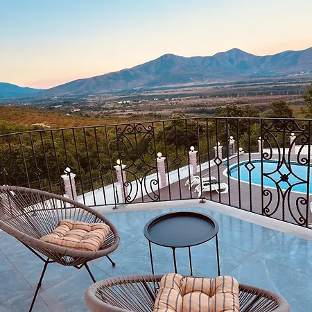 Rezidenca Dozhlani With Private Pool & Yard *