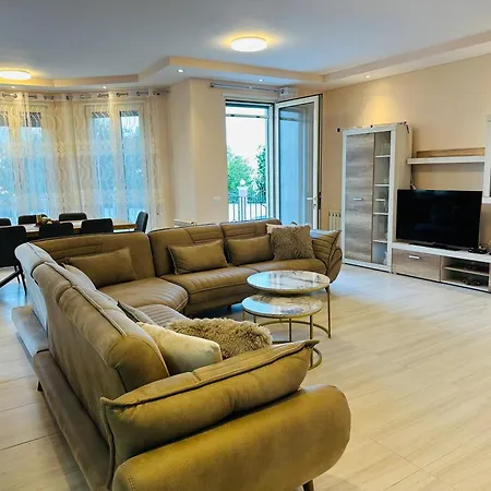 Villa Rezidenca Dozhlani With Private Pool & Yard Kolgecaj