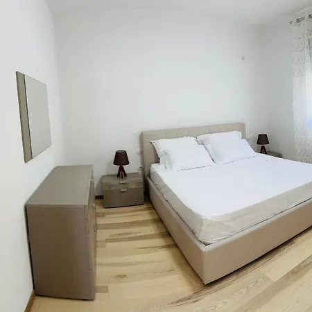 Rezidenca Dozhlani With Private Pool & Yard *