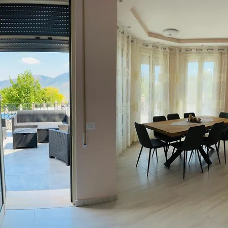 Villa Rezidenca Dozhlani With Private Pool & Yard *