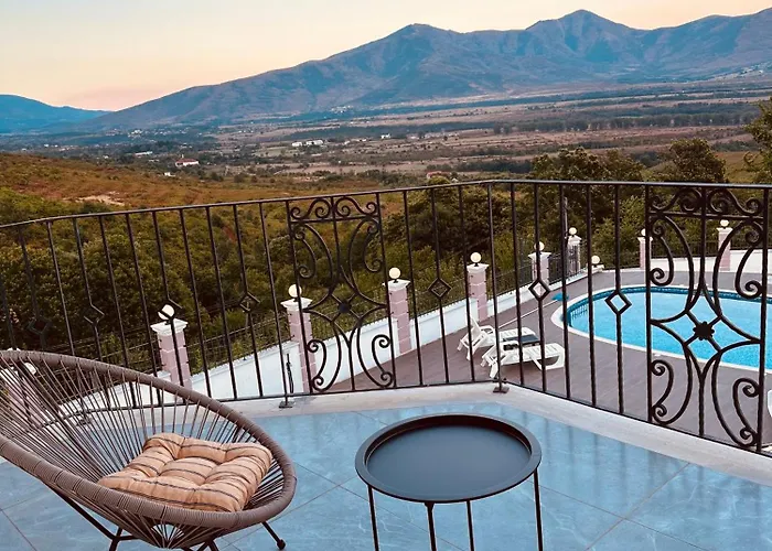 Rezidenca Dozhlani With Private Pool & Yard *