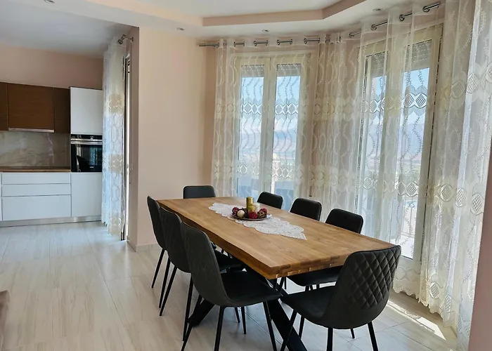 Rezidenca Dozhlani With Private Pool & Yard Bajram Curri