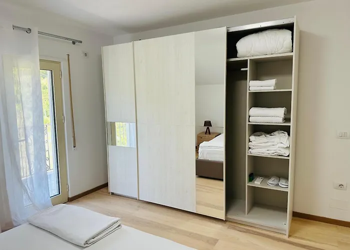 Rezidenca Dozhlani With Private Pool & Yard Villa *