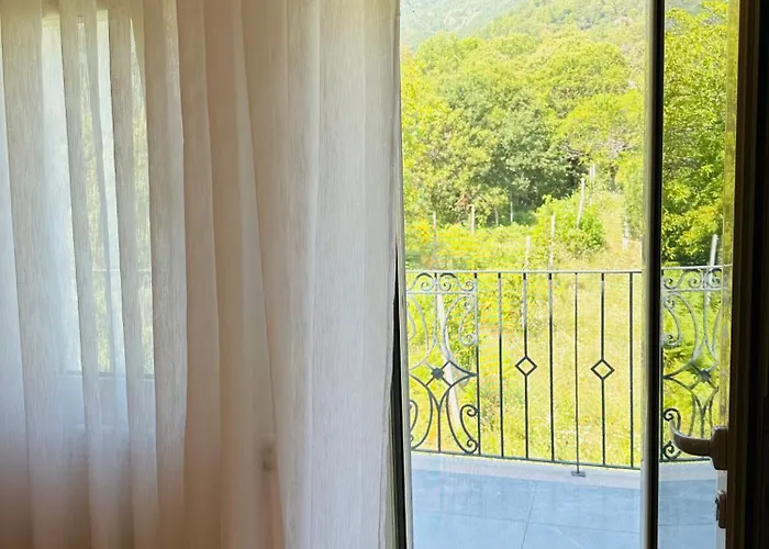 Rezidenca Dozhlani With Private Pool & Yard
