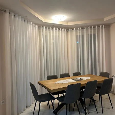 Rezidenca Dozhlani With Private Pool & Yard Villa Bajram Curr