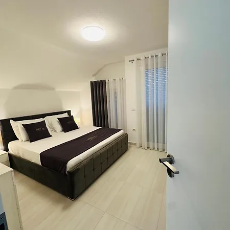 Rezidenca Dozhlani With Private Pool & Yard Bajram Curri