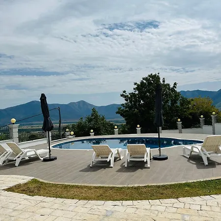Rezidenca Dozhlani With Private Pool & Yard Villa Bajram Curr