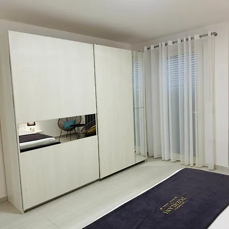 Rezidenca Dozhlani With Private Pool & Yard Villa *