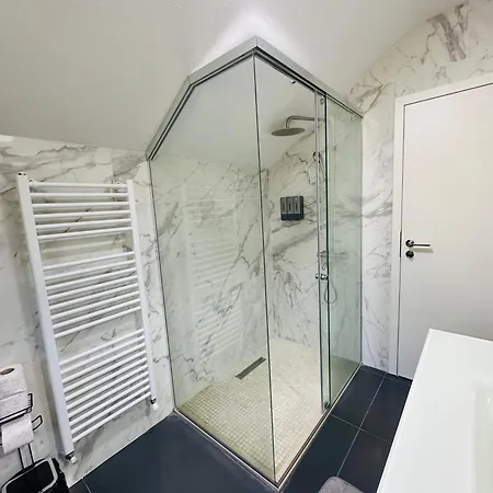 Villa Rezidenca Dozhlani With Private Pool & Yard Bajram Curr
