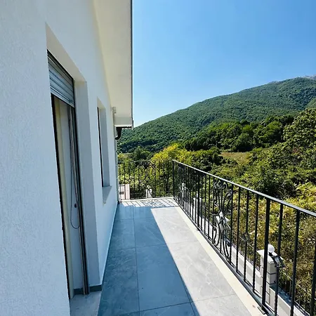 Rezidenca Dozhlani With Private Pool & Yard * Bajram Curr