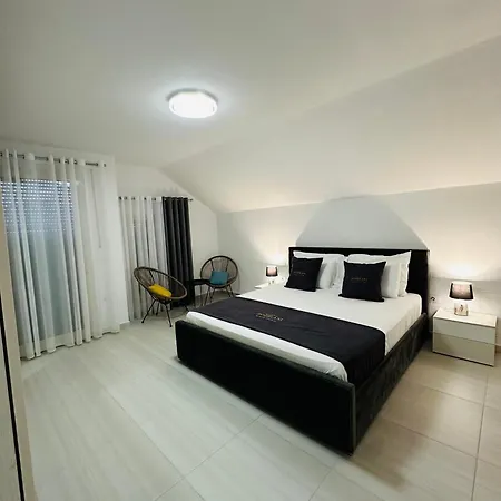 Rezidenca Dozhlani With Private Pool & Yard Villa