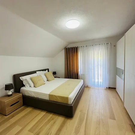 Rezidenca Dozhlani With Private Pool & Yard *