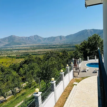 Rezidenca Dozhlani With Private Pool & Yard Villa *