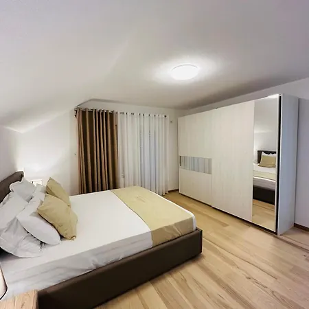 Rezidenca Dozhlani With Private Pool & Yard * Bajram Curr